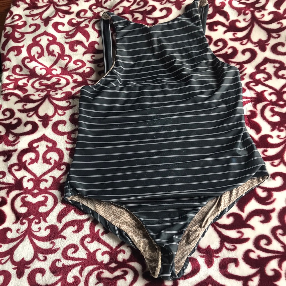 Acacia one piece